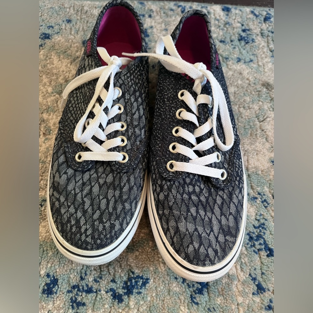 Vans lace up kicks